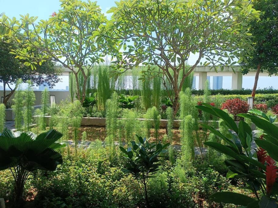 One Tebrau By Antlerzone Apartment ยะโฮร์บาห์รู ภายนอก รูปภาพ